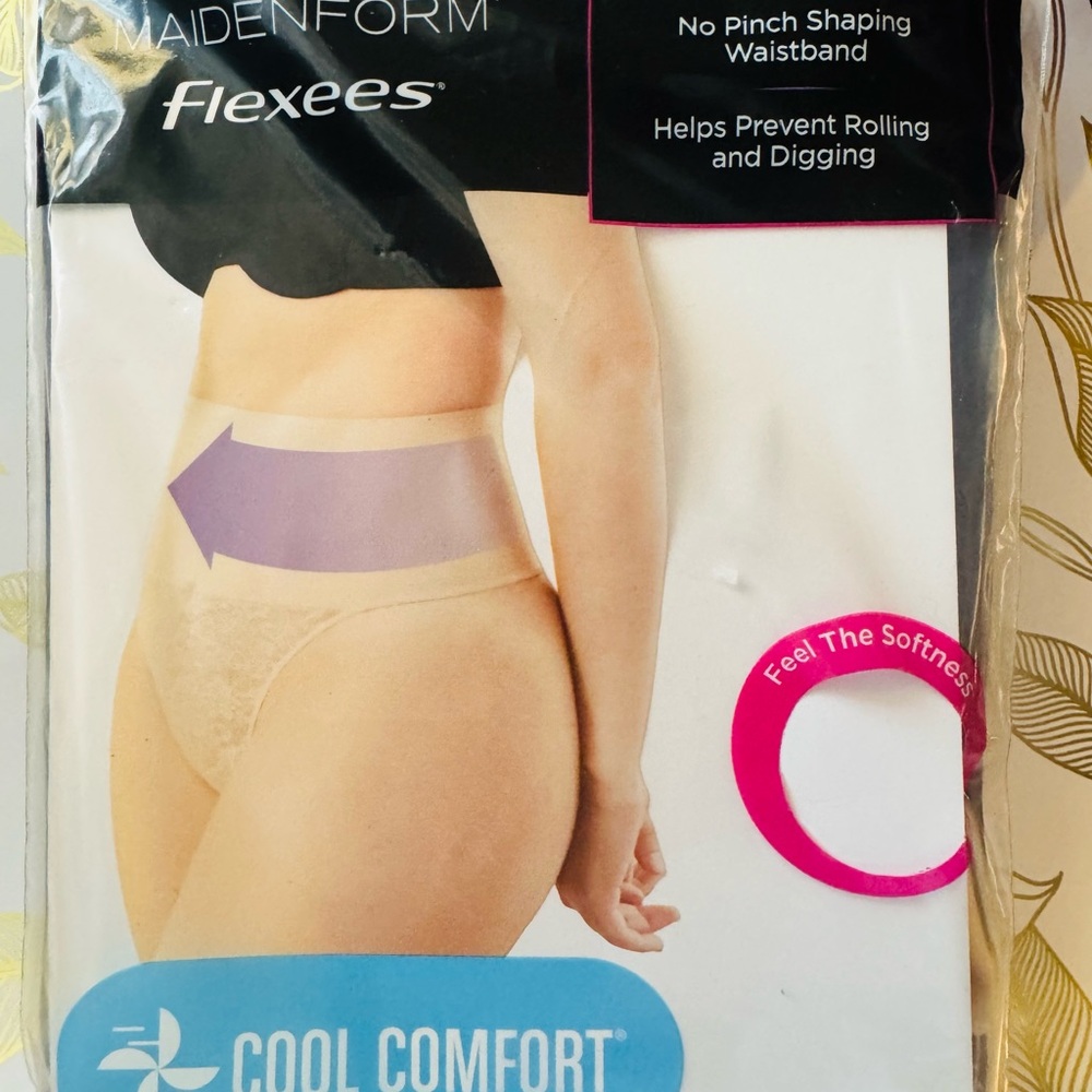 Maidenform Flexees Cool Comfort Shaping Briefs - Cream